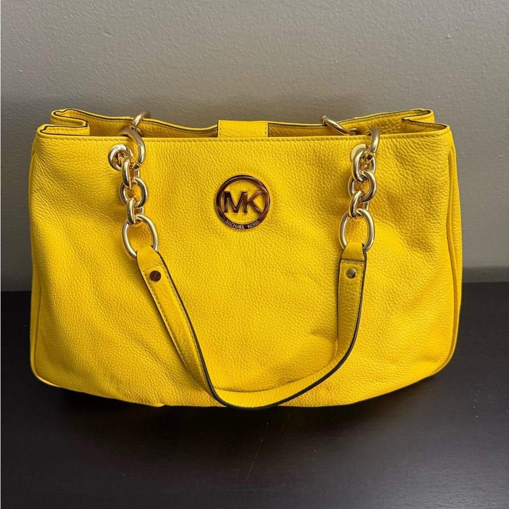 Michael Kors Fulton Gold Chain Leather Large Shoulder Bag Purse Tote In Citrus.